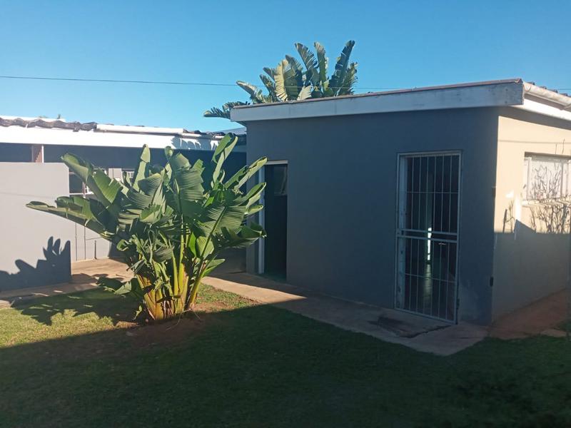 4 Bedroom Property for Sale in C Place Eastern Cape